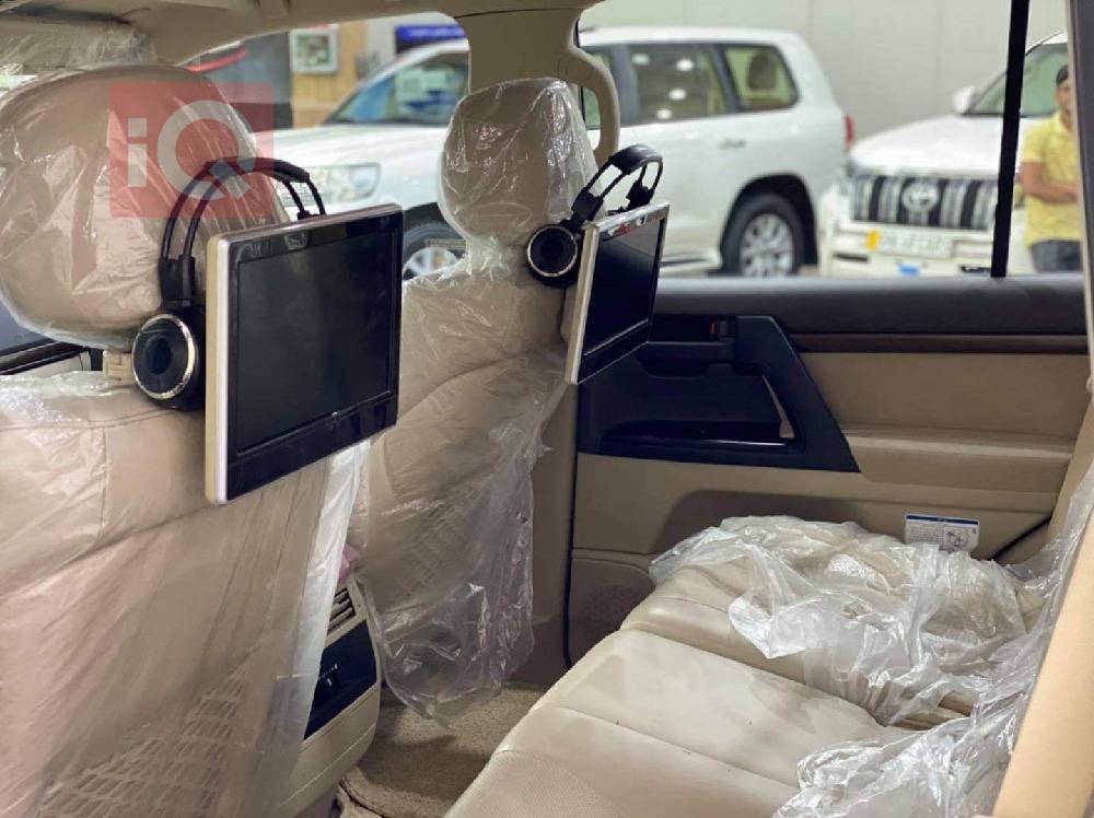 تۆیۆتا لاند کروزەر